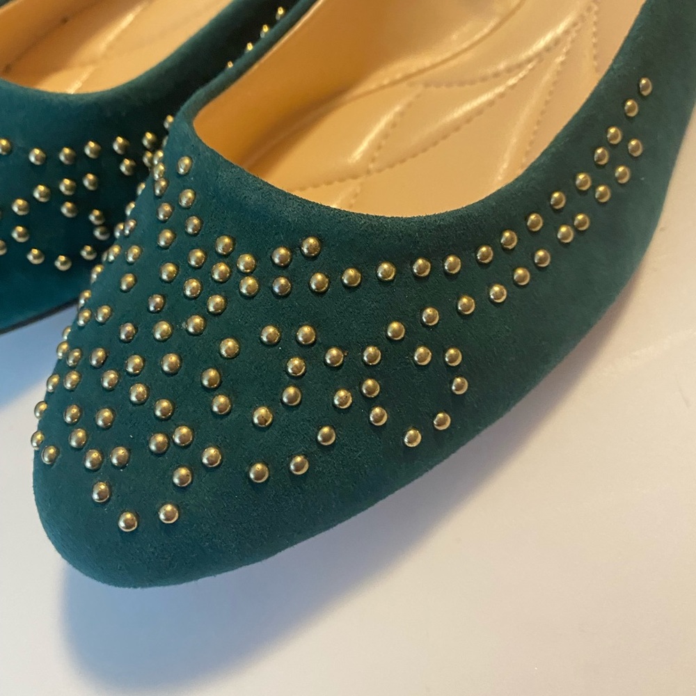 NWT ISOLA Basanti green suede gold-studded flats size 7.5 new in box NIB